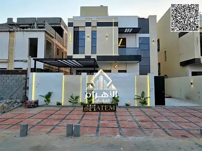 شامل رسوم التسجيل موقع متميز قريب من جميع الخدمات. تشطيبات فاخرة للغاية. 5 غرف نوم رئيسية، 7 حمامات، مطبخ واسع، غرفة معيشة، ومجلس تملك حر
