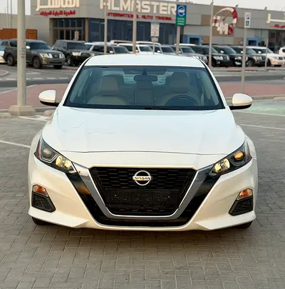2019 Nissan Altima s GCC original paint in perfect condition