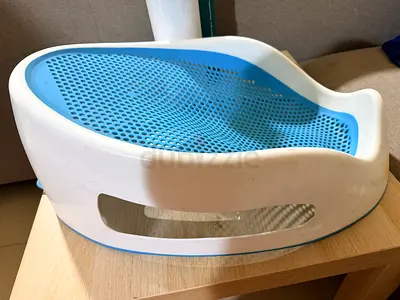 Baby Bath Tub with Non-Slip Mesh Insert — Good Condition