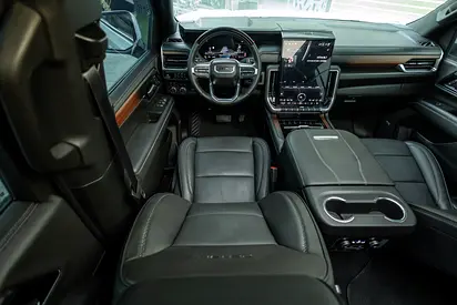 صورة 14 لـ 2025 GMC YUKON