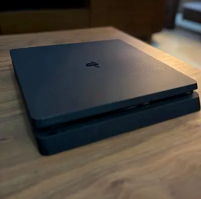 Playstation 4 slim