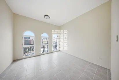 VACANT - 2 BEDROOM | Well Maintained