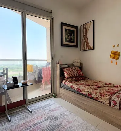 Furnished Studio Room Available