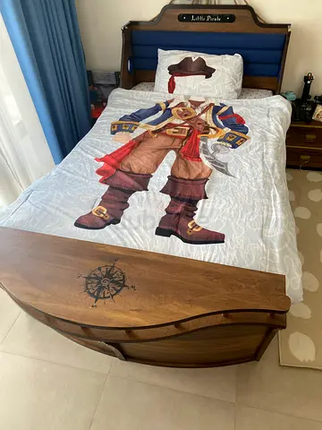 Pirate boat bed