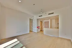 HOT DEAL! | VACANT | Mid-Level | Prime Location