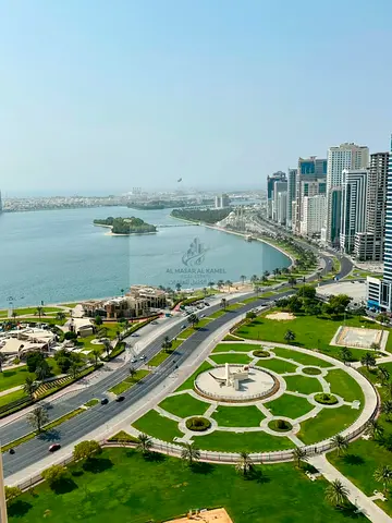 بنتهاوس دوبلكس فاخر بالمجاز 2 | 3 غرف + خادمة | 3,200 قدم² | إطلالات مباشرة على الكورنيش | 4 حمامات | 110,000 درهم