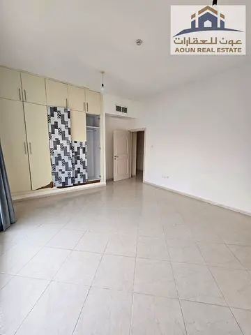 🏡 للبيع شقة 3 غرف وصالة في برج الشهد – الشارقة ✨ فرصة مميزة لامتلاك شقة فاخرة بإطلالة بحرية كاملة، في أحد الأبراج المميزة، مناسبة للسكن الراقي أو ال