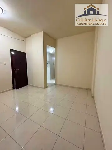 استوديو في المجره مساحه كبيره بمطبخ منفصل تكيف اسبلت موقع حيوي وكامل الخدمات