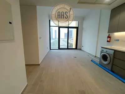 Luxurious and spacious 2BHK with fully fitted kitchen only 90k ready to move