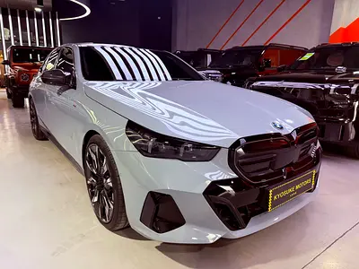 2024 BMW I5 photo 2