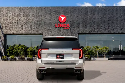 صورة 4 لـ 2025 GMC YUKON