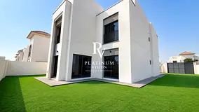CORNER - Single Row | Huge Plot | Mortgageable