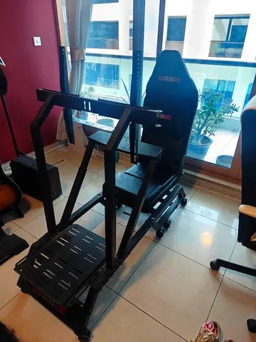 Next Level Racing FG-T Racing cockpit + castor wheel + Monitor stand triple