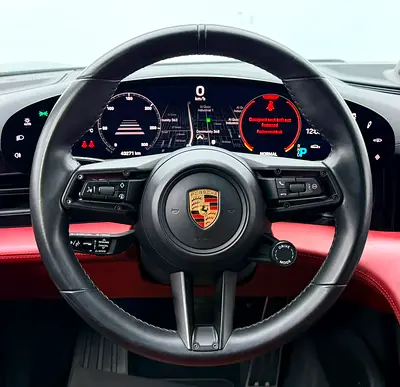 صورة 7 لـ 2020 Porsche TAYCAN