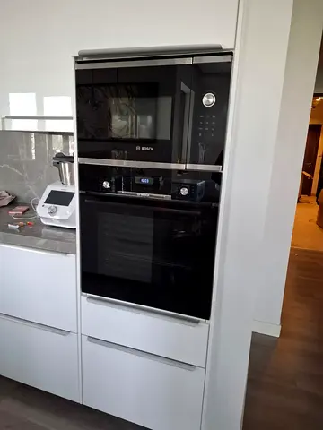 Bosch Built in Microwave and Oven 60cm brand new condition