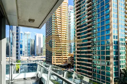 EXTRA STORAGE | SPACIOUS | MARINA VIEW | MODERN