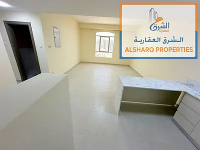 New building, first occupancy, two bedrooms and a living room, one month free, free parking and one
