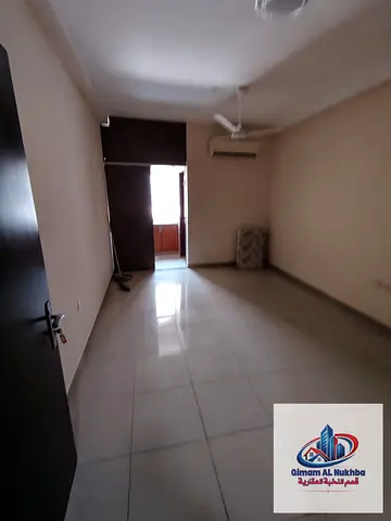 استوديو واسع جدًا بالغوير، مطبخ منفصل وتكييف اسبلت وغاز مركزي، 15 ألف فقط.