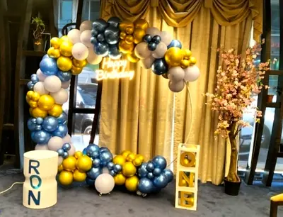 Balloons decorations services Available