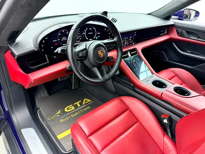 صورة 11 لـ 2020 Porsche TAYCAN