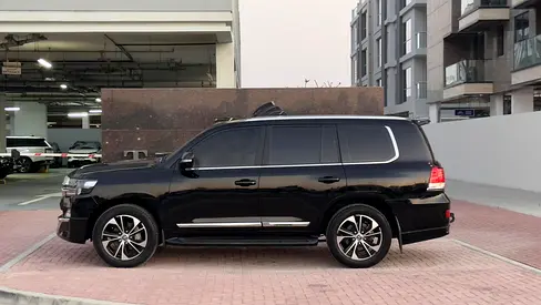 صورة 6 لـ 2018 Toyota LAND CRUISER