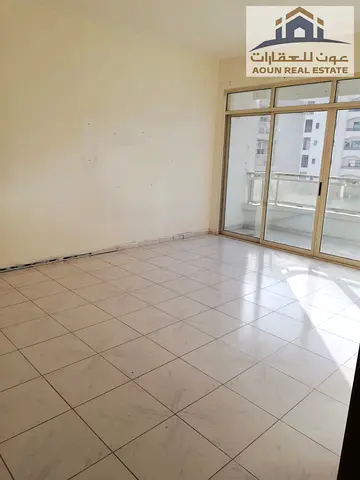 Abu Shaghara, a steal Room and living room with a balcony, clean building, 2 bathrooms 25,000 in 4 installments Deposit by check, non-refundable