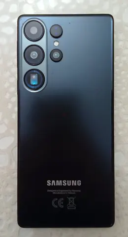Samsung smartphone - black, good condition (rear view shown)