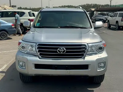 Toyota landcruiser 2013 silver color fullopshin