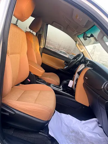 2016 Toyota FORTUNER 缩略图 10