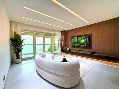 Luxury upgraded | Sea View | Vacant