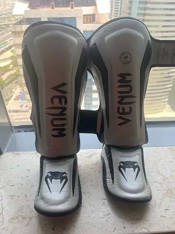 Venum Shin Guards - Size large , Good Condition
