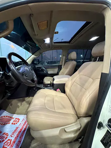 صورة 11 لـ 2010 Toyota LAND CRUISER