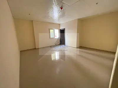 استوديو للإيجار السنوي في المجاز 3 الشارقة | ثاني ساكن | مطبخ منفصل | موزع | تكييف وغاز مركزي | مساحة واسعة | 4 أو 6 دفعات