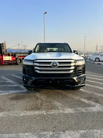 LC300 /GXR Twin Turbo/ 3.5L /2026/ GCC