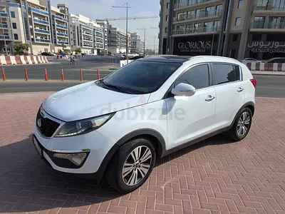 Kia Sportage LX 2015 with sunroof - first owner 2.0 GCC specs  Two original keys - negotiable price