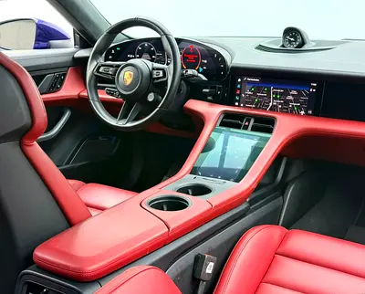 صورة 12 لـ 2020 Porsche TAYCAN