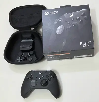 Xbox Elite Series 2 Wireless Controller with Case and Accessories - working perfectly