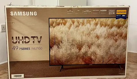 Samsung 49” 7 Series UHD Smart TV – UA49NU7100UXZN | Excellent Condition