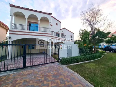 Closed Kitchen | Spacious 5br Villa | Vacant