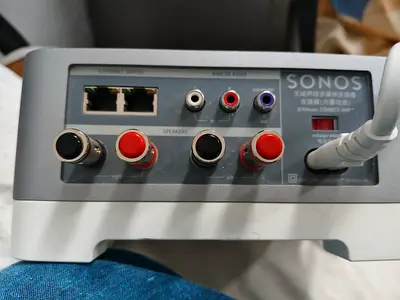 Sonos Connect:AMP, for sale, used about 1-2 years
old and in good condition. It supports Wifi and