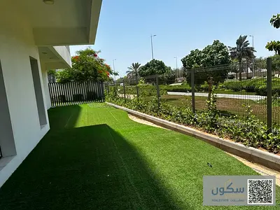 العرض الاقوي غرفتين وصاله مع حديقه خاصه مع غرفه خادمه للبيع ف مجمع الزوراء بعجمان