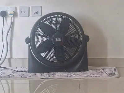 Black & Decker Portable Floor Fan - Good Working Condition