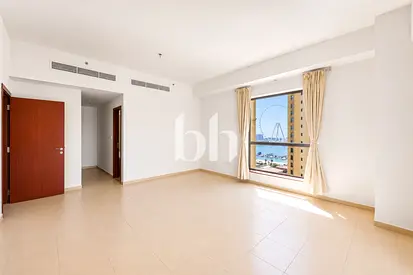 Sea view | Mid Floor | Vacant | Keys in hand