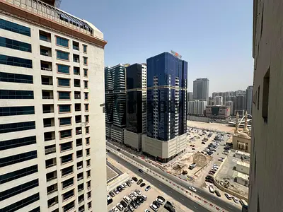 سكن عصري بموقع استراتيجي على شارع التعاون | شهر مجاناً + صيانة مجانية | جيم ومسبح