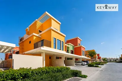 Stunning Family Townhouse | Great Location