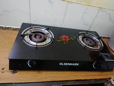 Gas cylinder and gas stove