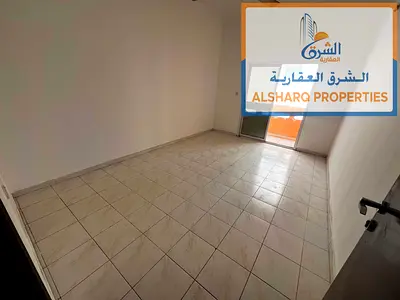 شقة غرفتين وصالة للإيجار السنوي في كورنيش عجمان | ثاني صف من الكورنيش | بلكونة | 28 ألف على 6 دفعا