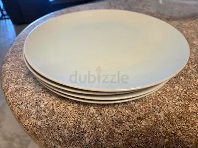 Set of 4 Matte Dinner Plates – Beige/Sand Ceramic