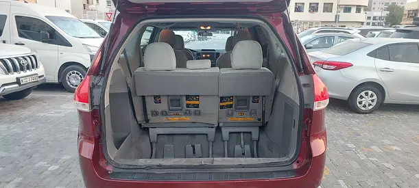 صورة 16 لـ 2011 Toyota SIENNA