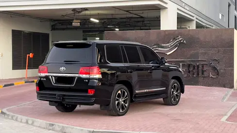 صورة 5 لـ 2018 Toyota LAND CRUISER